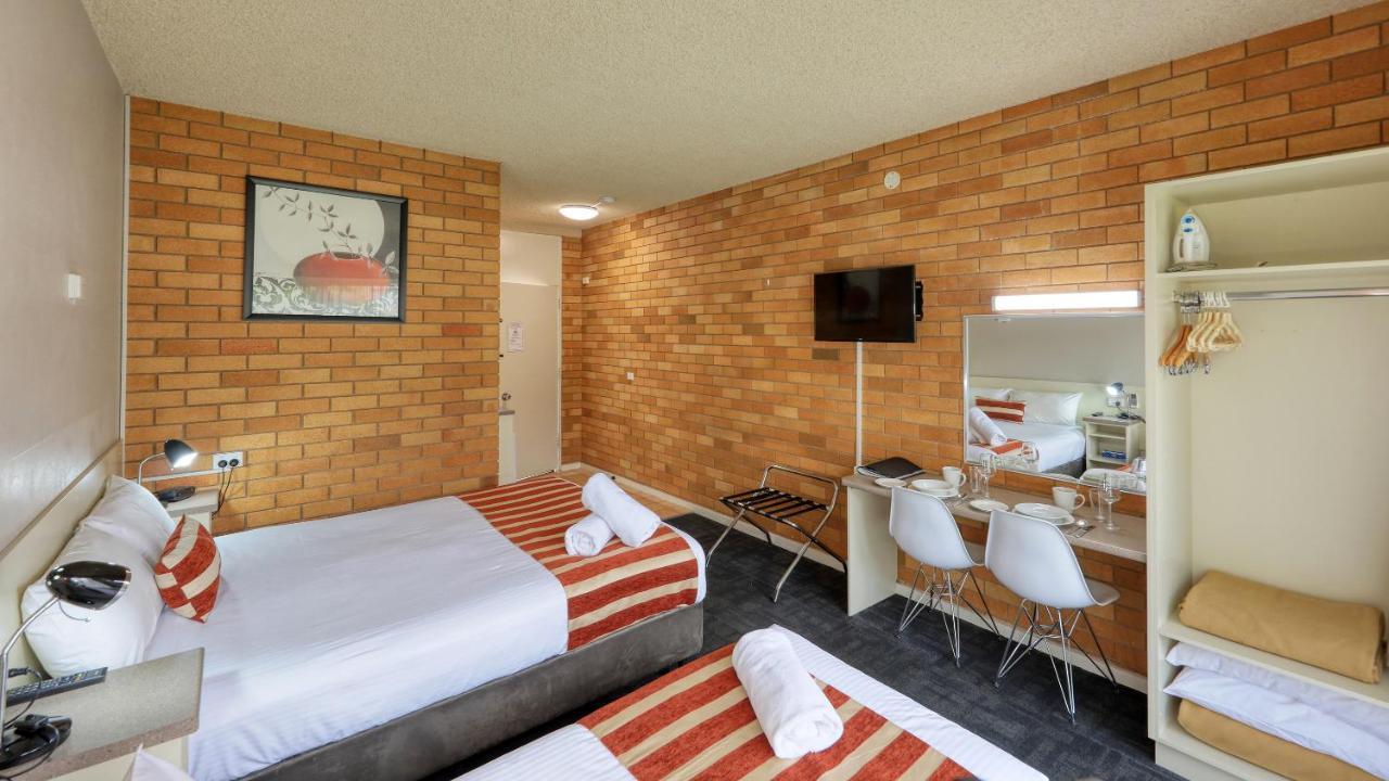 Court Street Motel Parkes Eksteriør billede